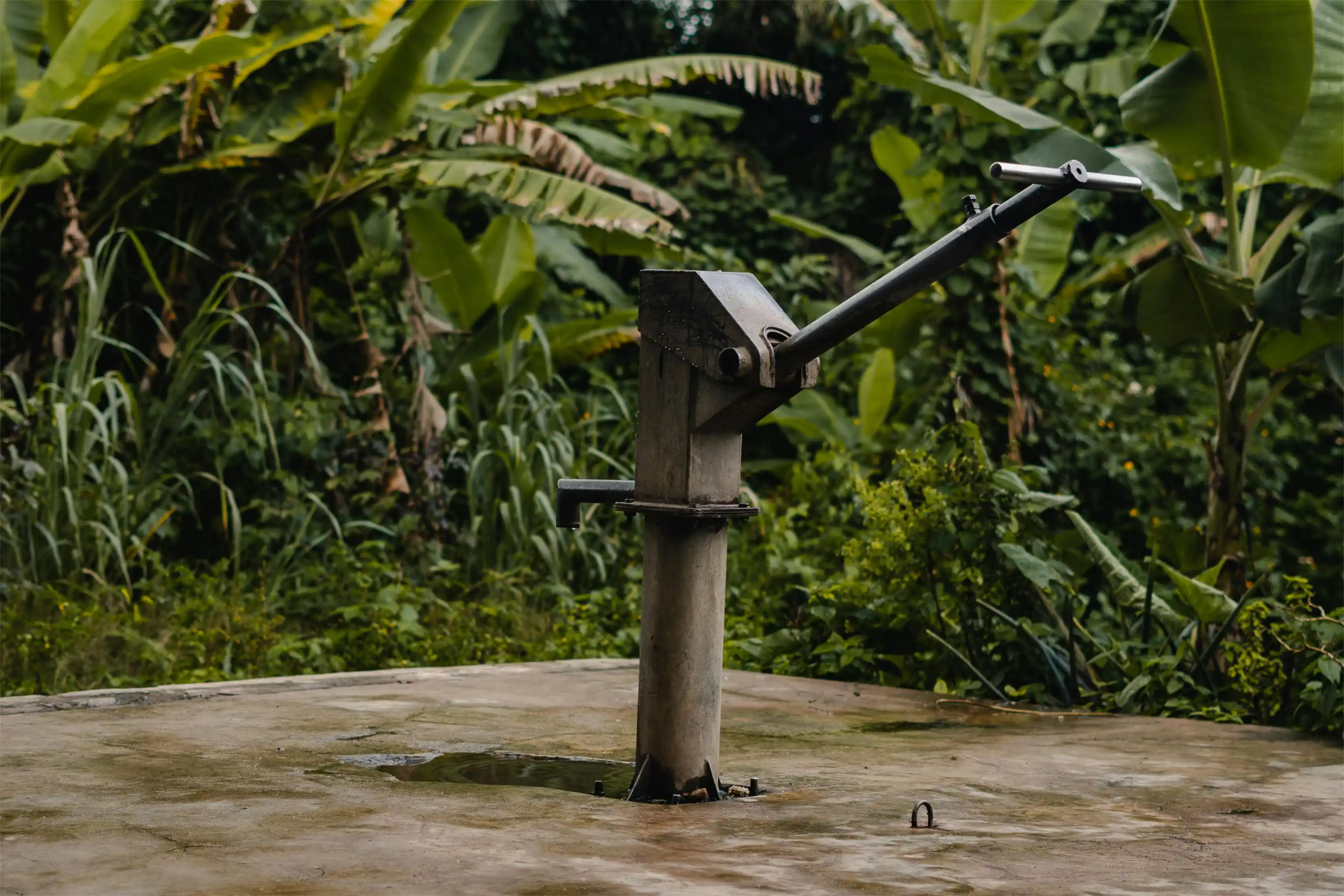 Submersible pump installation inside borehole